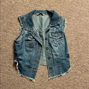 Sleeveless Vintage Jean Jacket